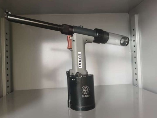 鉚接間距非常小使用什么樣的鉚釘槍可以鉚接？